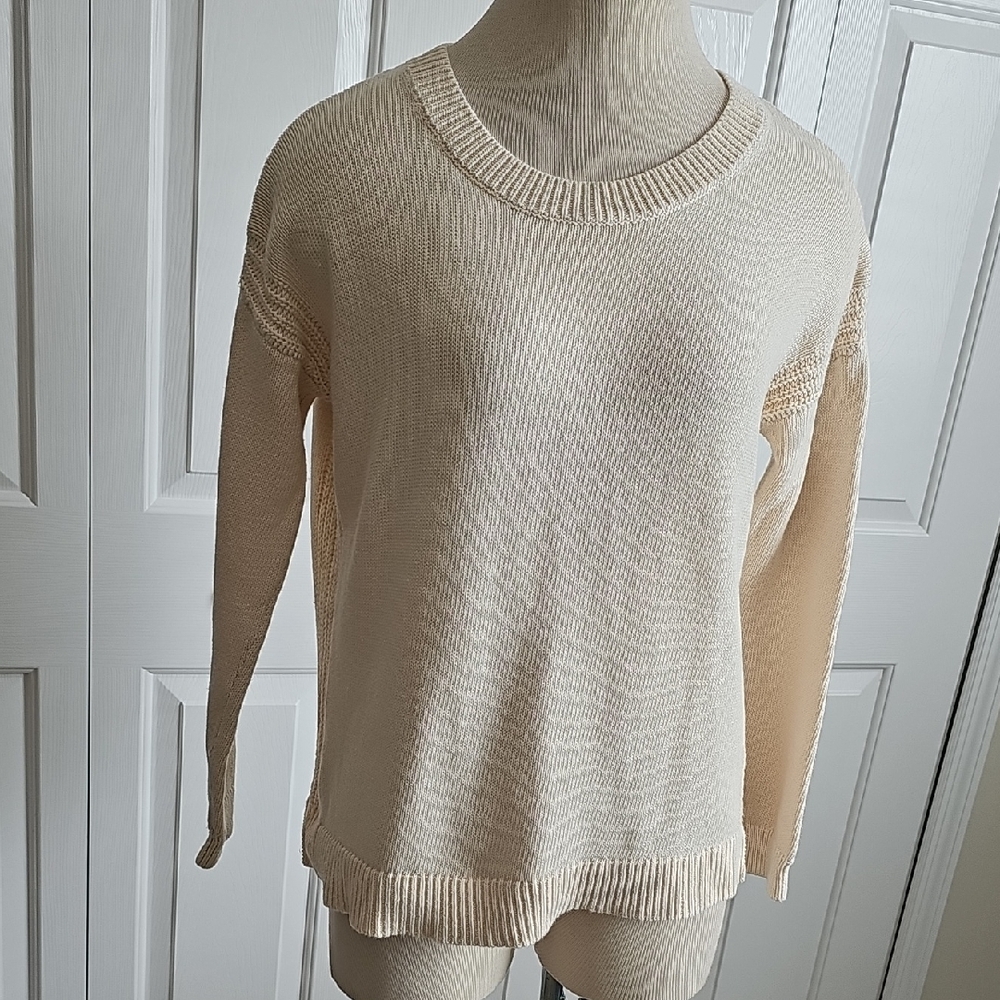 Cream Women's Sweater In Size Small. 100%‎ Cotton. By ARTISAN NY